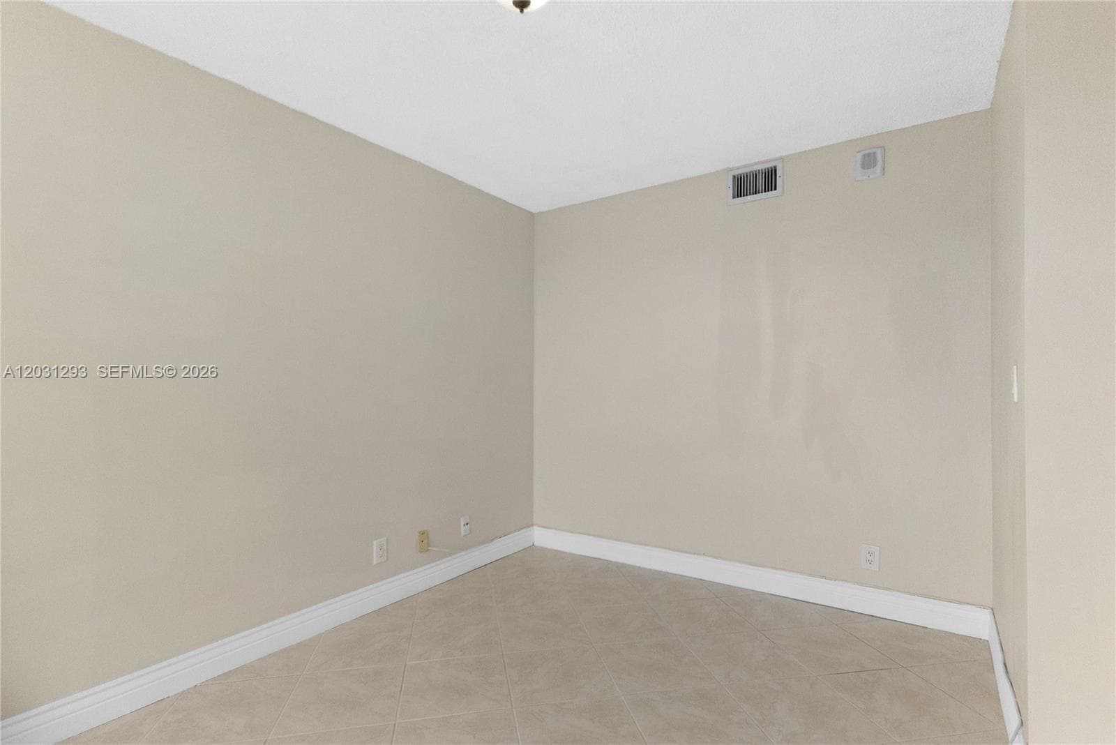 200 Leslie Dr 902 photo 24
