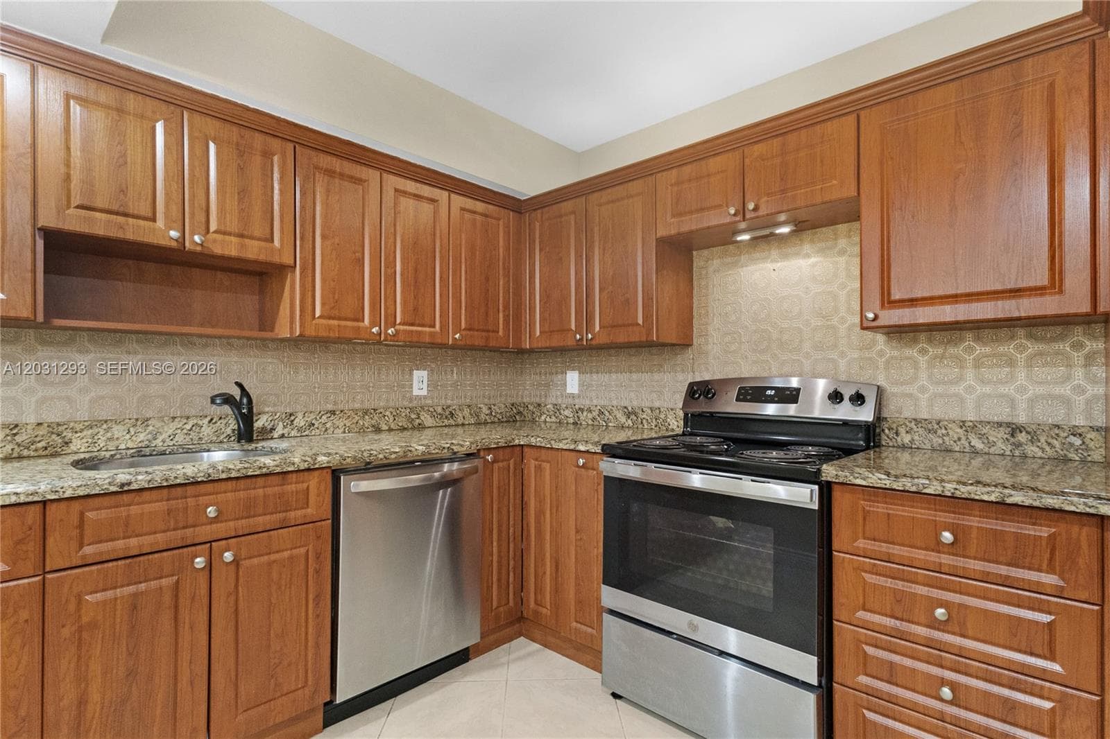 200 Leslie Dr 902 photo 10