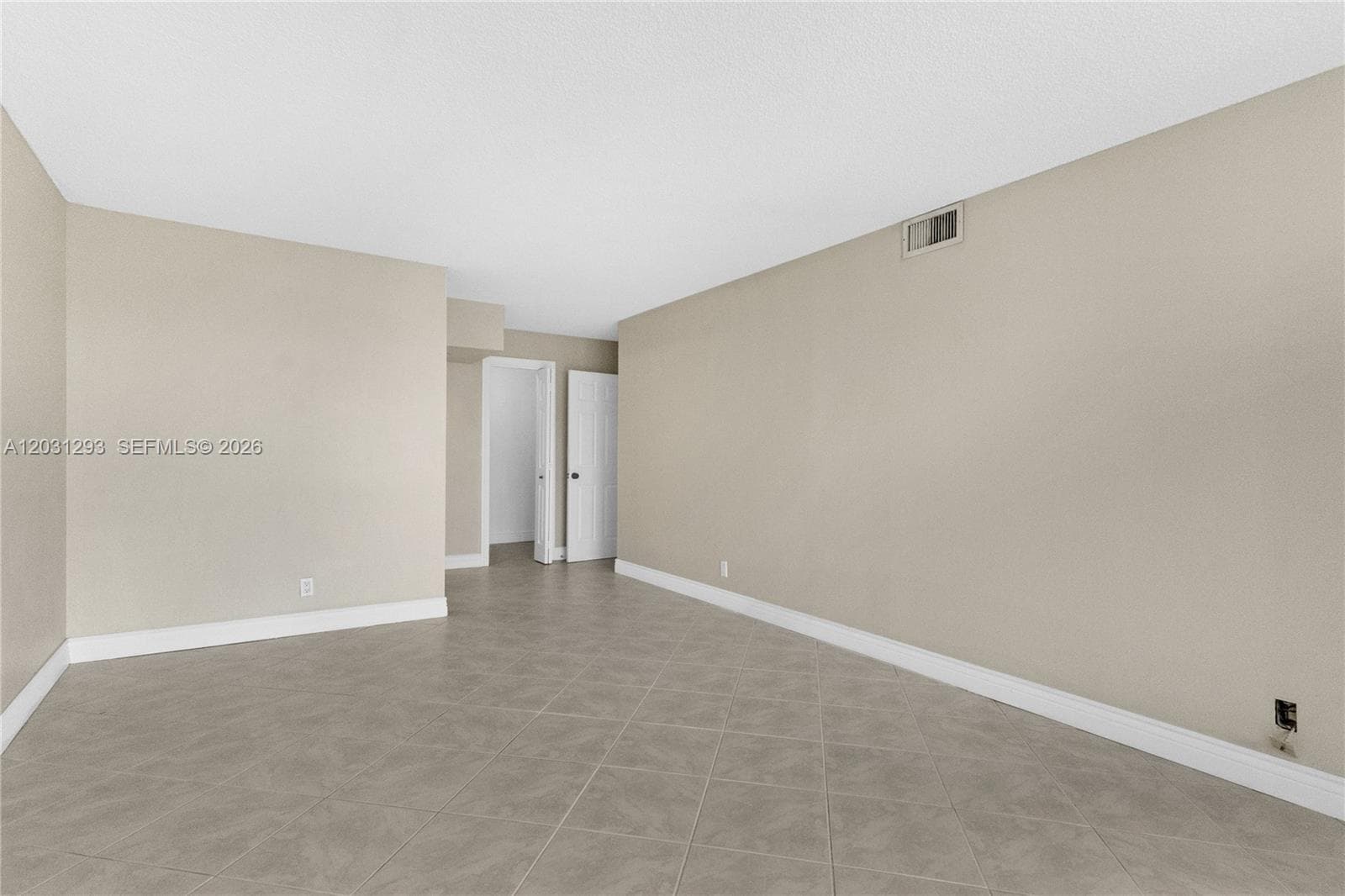 200 Leslie Dr 902 photo 15