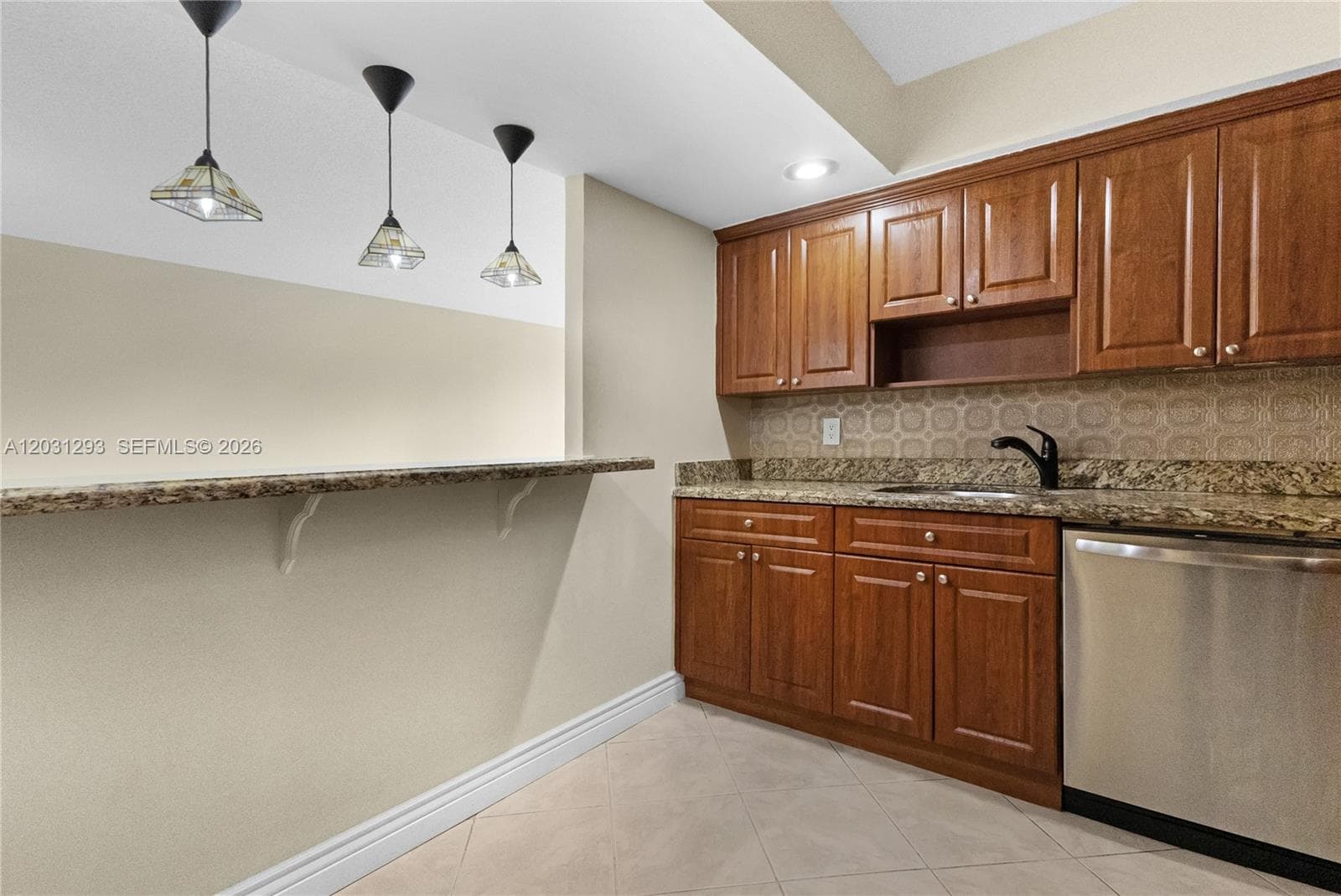 200 Leslie Dr 902 photo 11