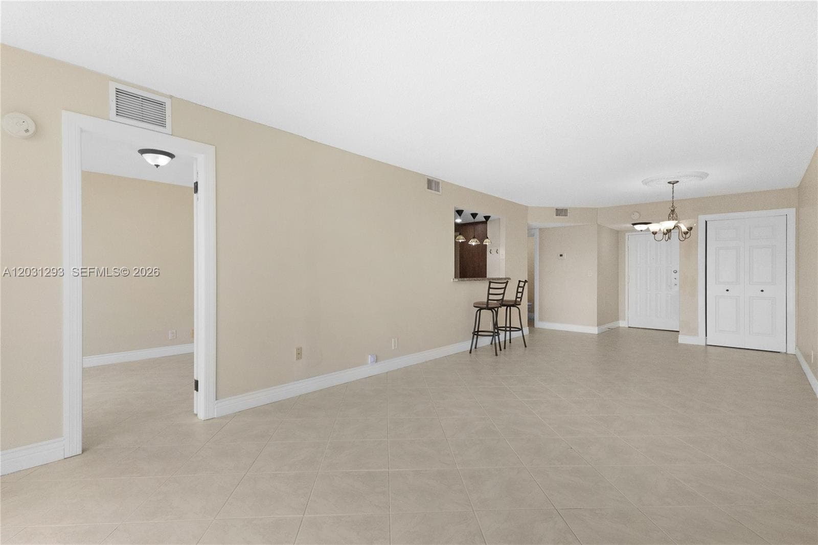 200 Leslie Dr 902 photo 4