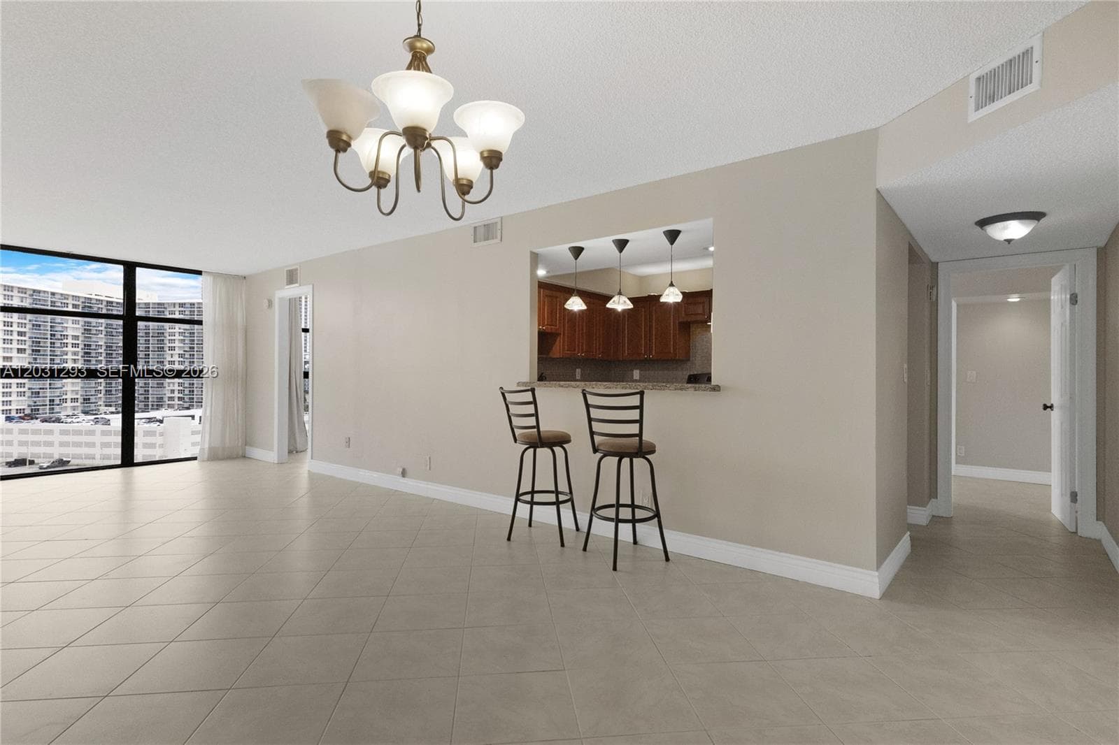 200 Leslie Dr 902 photo 8