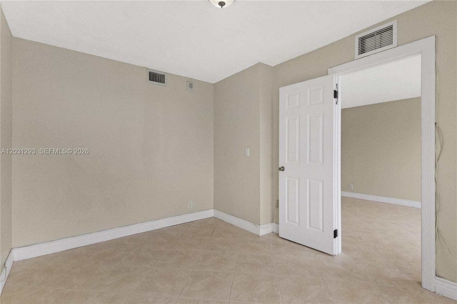 200 Leslie Dr 902 photo 25