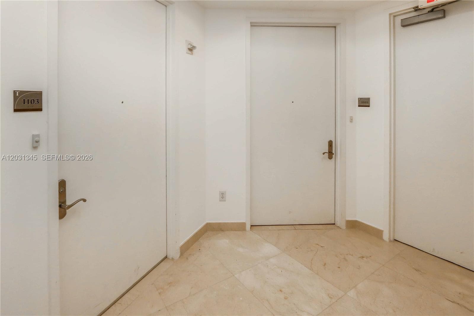 15811 Collins Ave 1105 photo 2