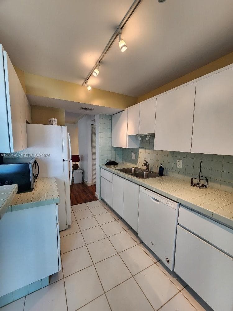 1301 River Reach Dr 106 photo 9