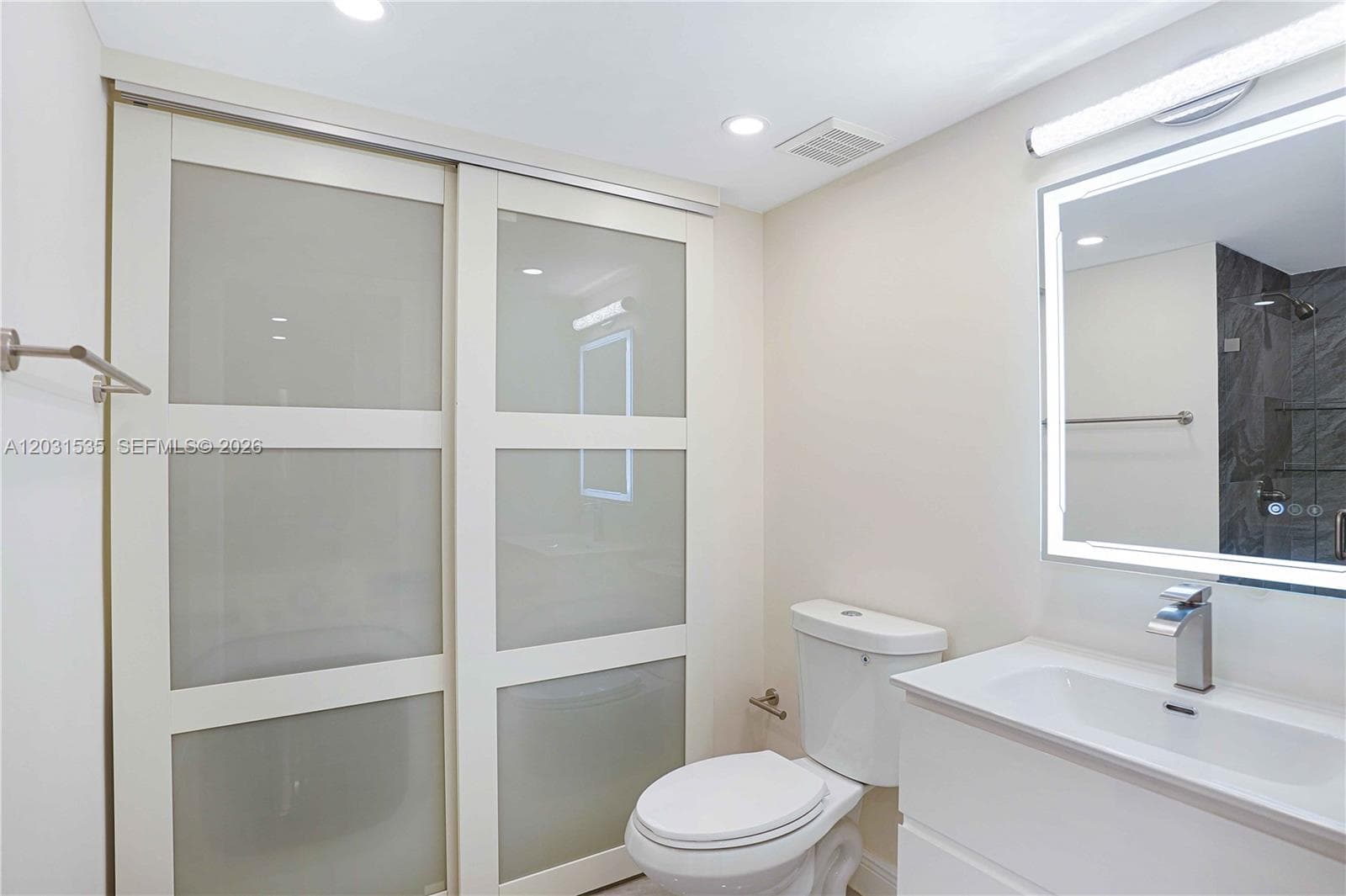 3500 Mystic Pointe Dr 1206 photo 20