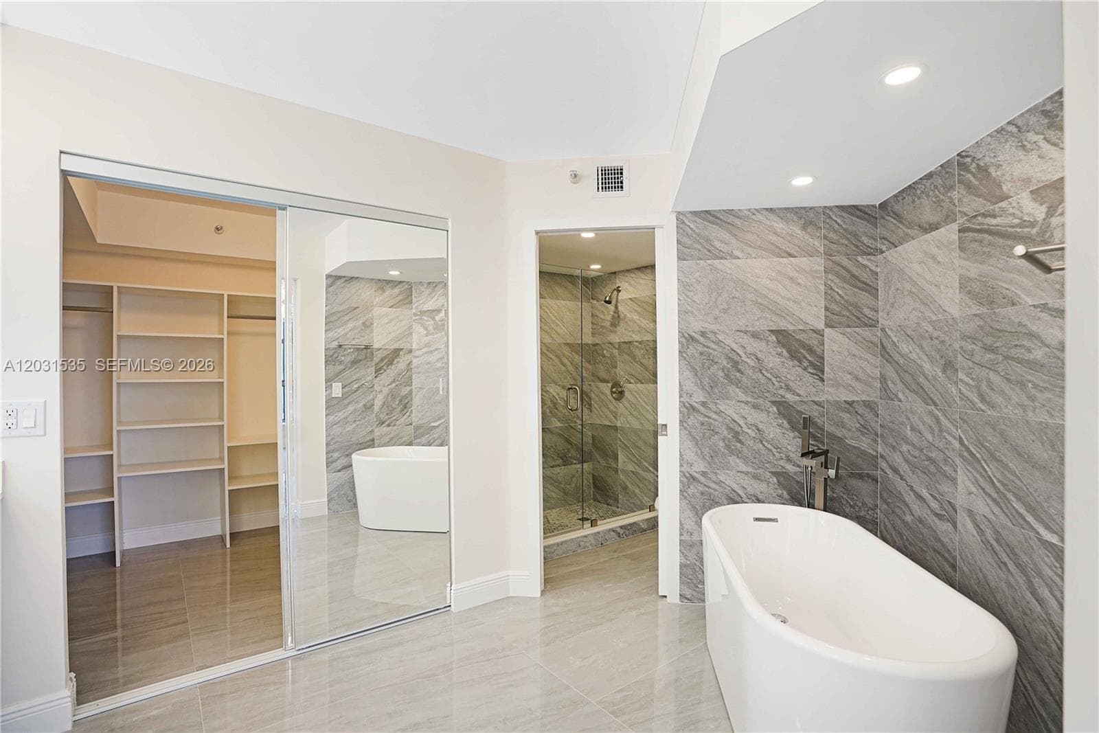 3500 Mystic Pointe Dr 1206 photo 19