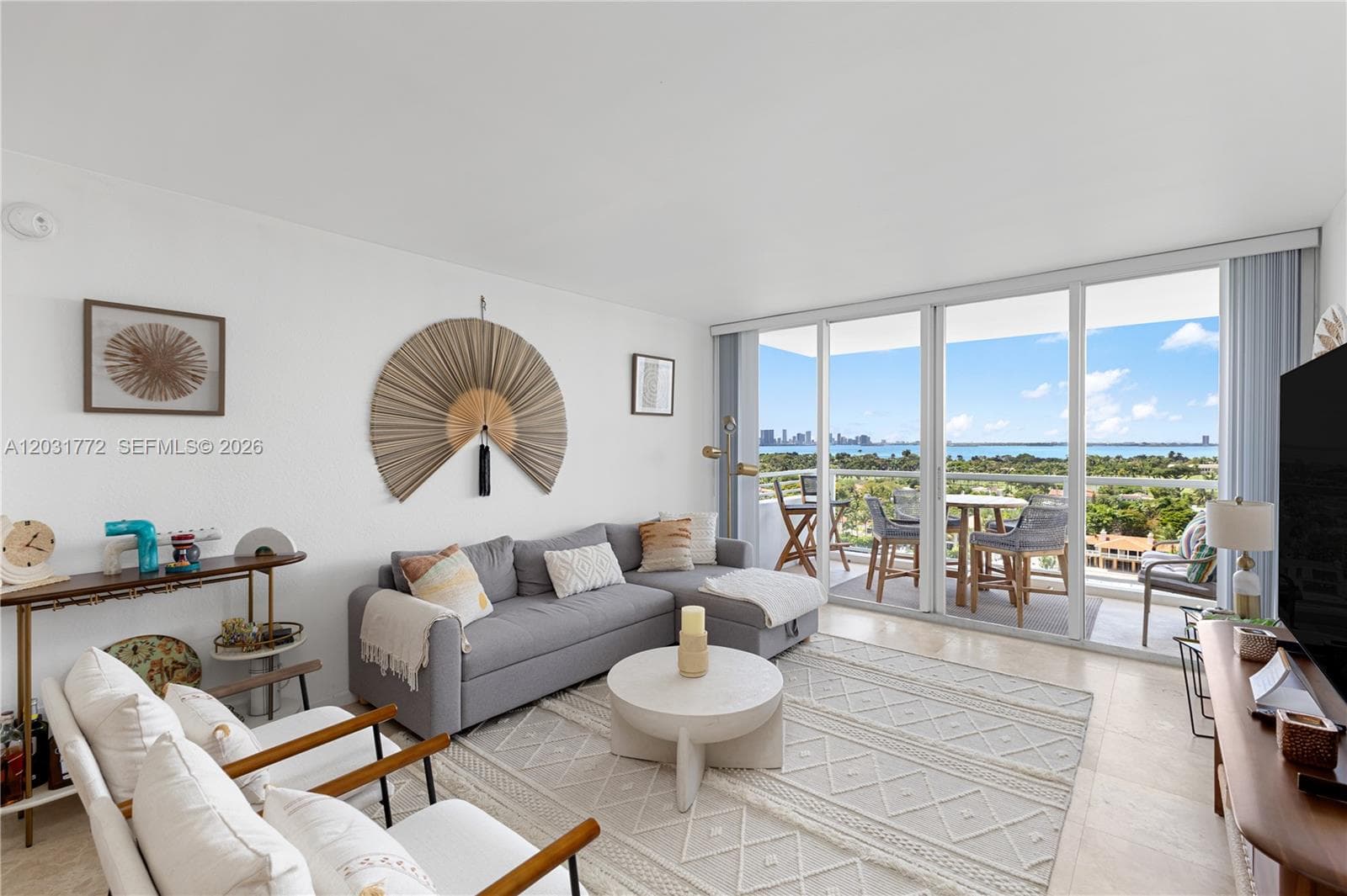 5600 Collins Ave 14R photo 2