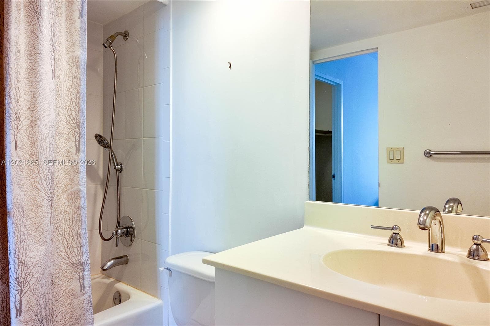 3000 S Ocean Dr 712 photo 17