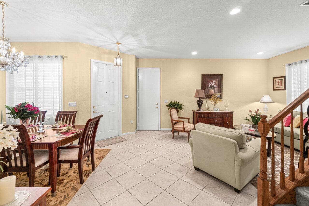 7890 Jewelwood Drive photo 2