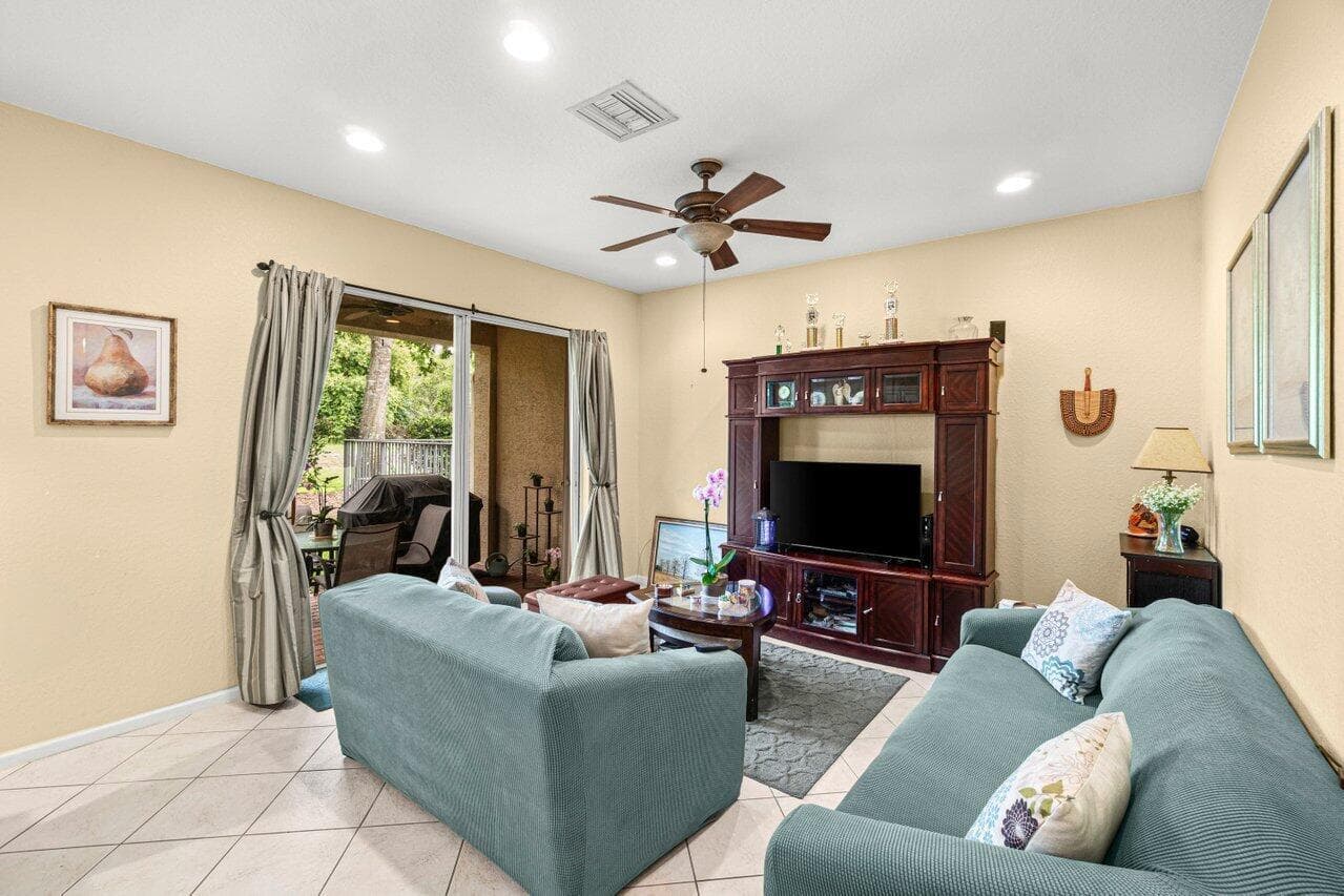 7890 Jewelwood Drive photo 10
