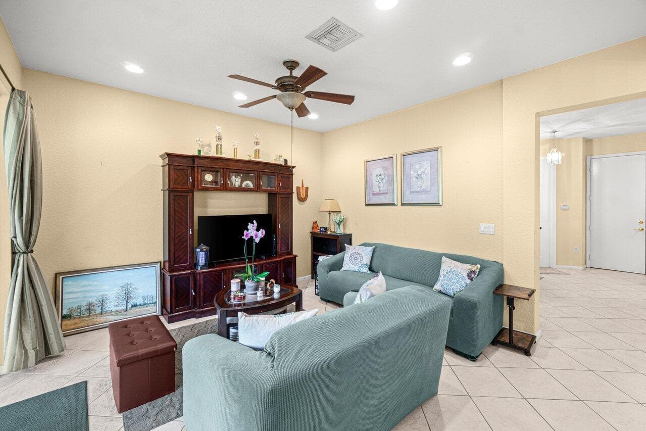 7890 Jewelwood Drive photo 4