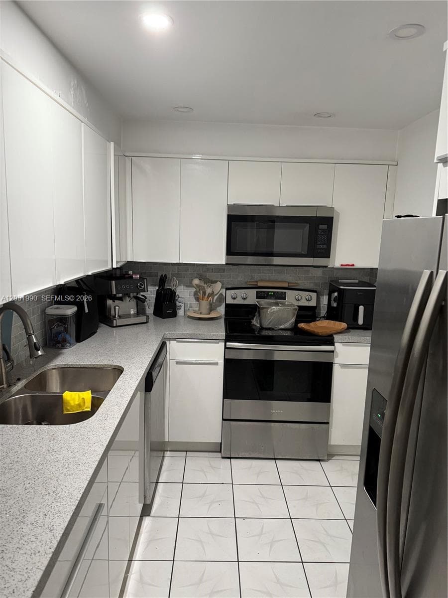 9225 Collins Ave 303 photo 4