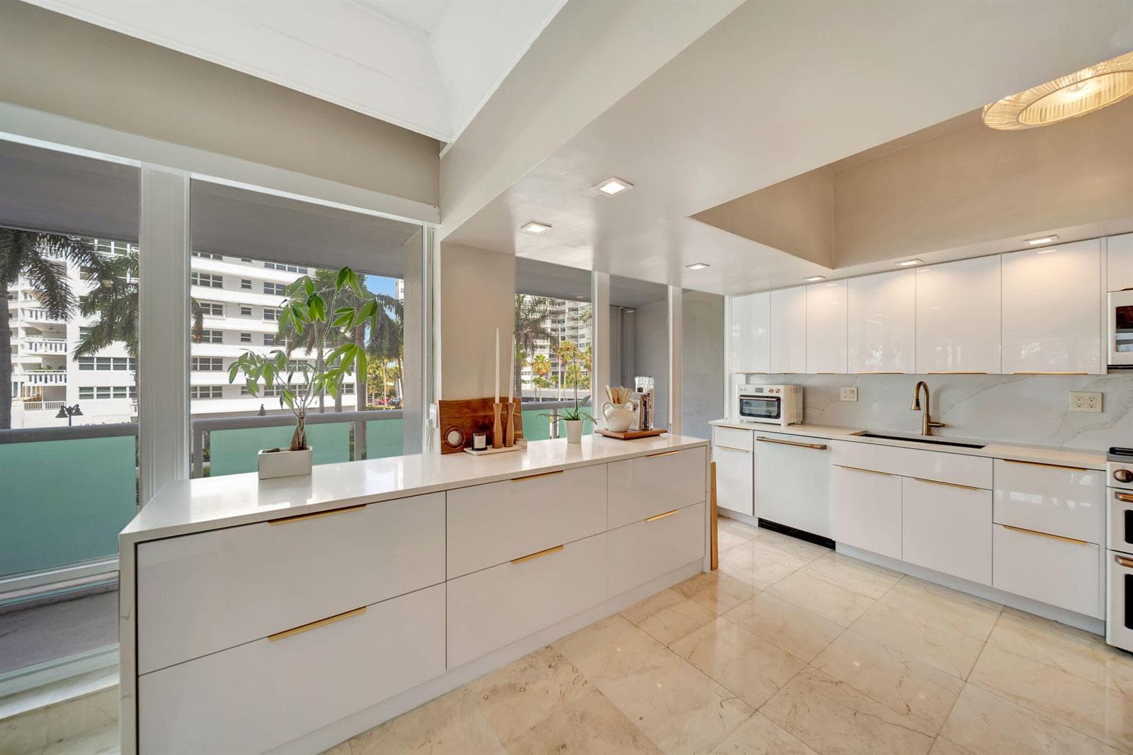 2100 S Ocean Lane 101-102 photo 15