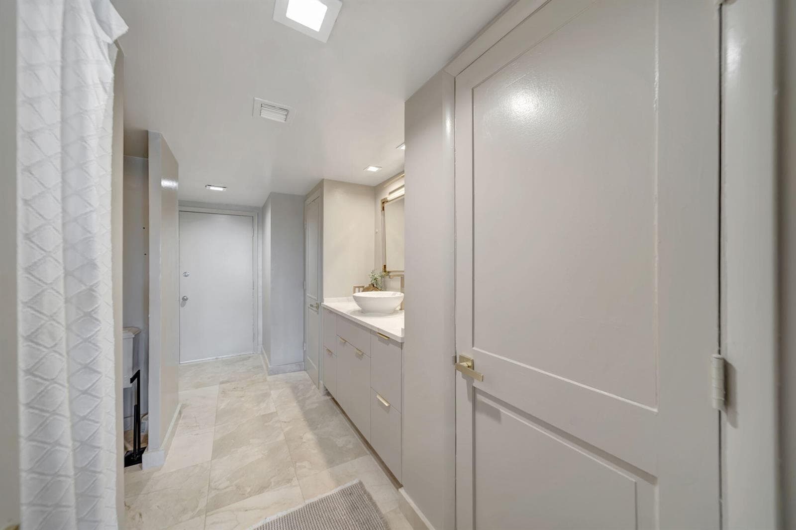 2100 S Ocean Lane 101-102 photo 25