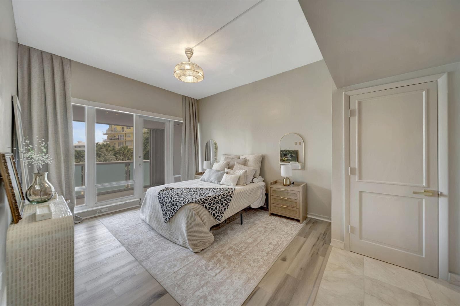 2100 S Ocean Lane 101-102 photo 21