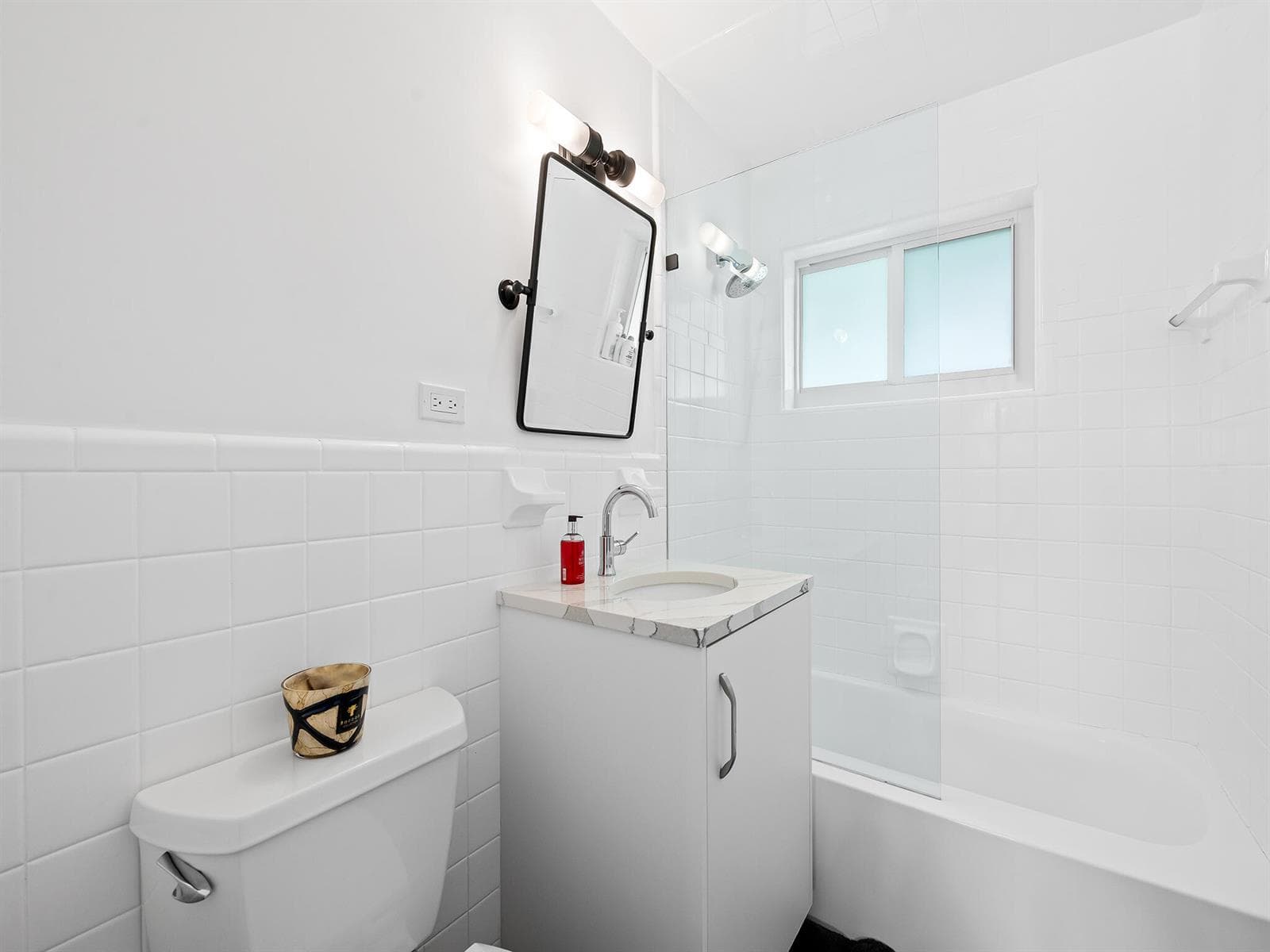 2421 NE 50th Street photo 16