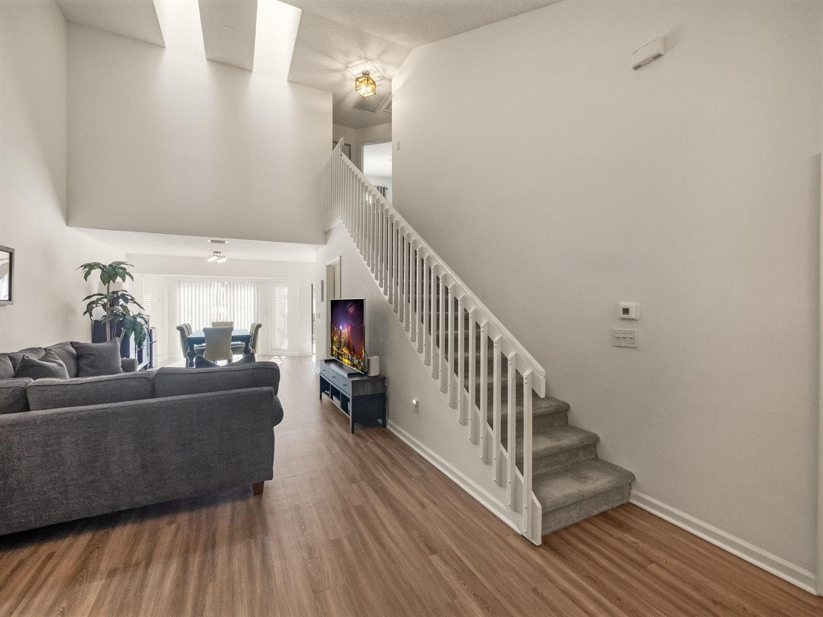 1103 Landings Boulevard photo 5