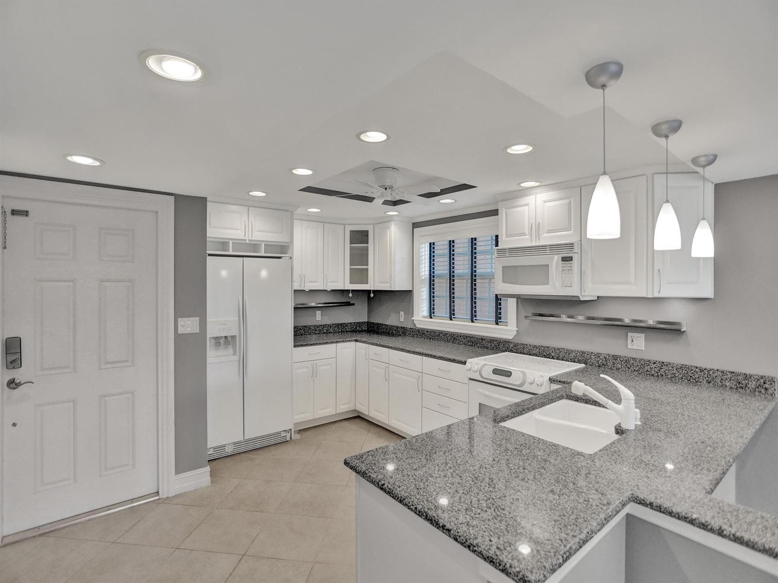620 Tennis Club Drive 304 photo 6