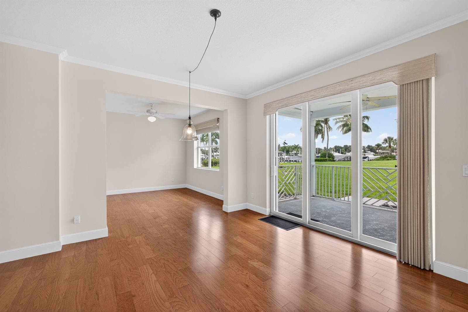712 Bay Colony Drive S photo 12
