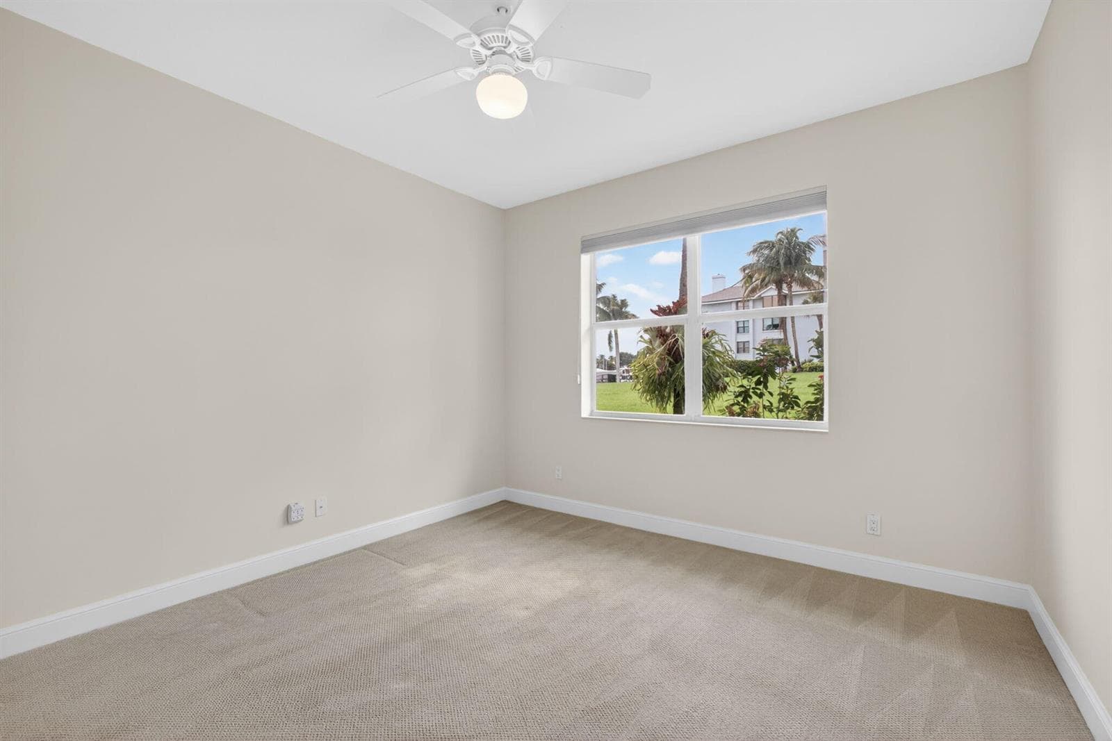 712 Bay Colony Drive S photo 24