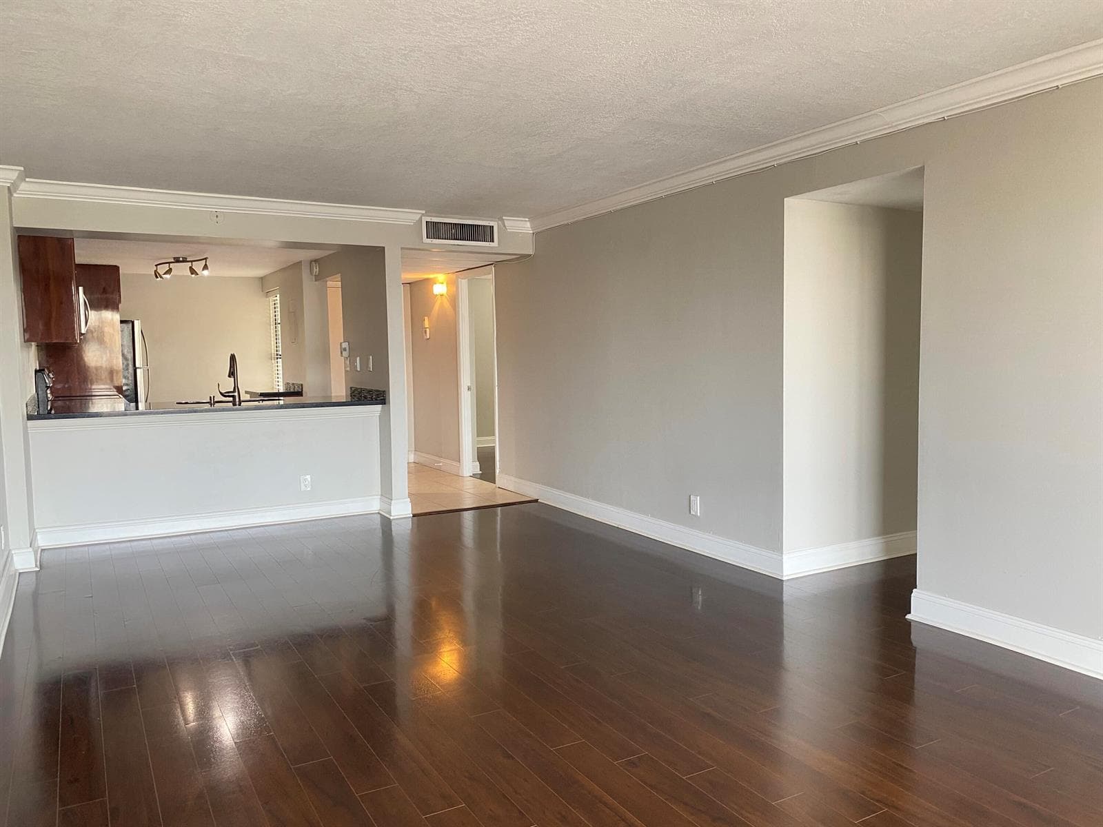 9 Royal Palm Way 403 photo 3