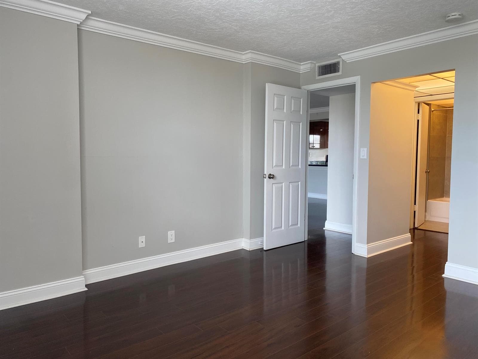 9 Royal Palm Way 403 photo 19