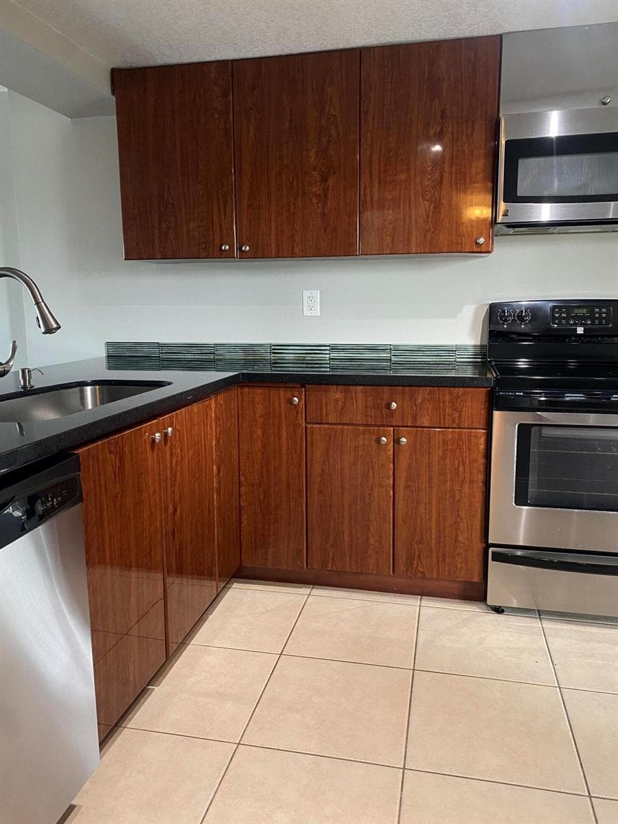 9 Royal Palm Way 403 photo 4