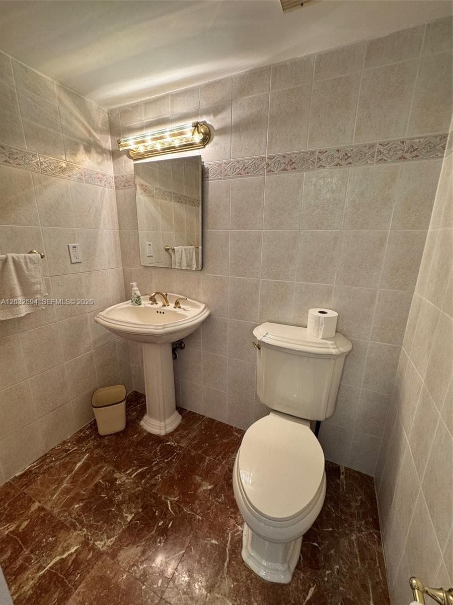 2625 Collins Ave 1801 photo 5