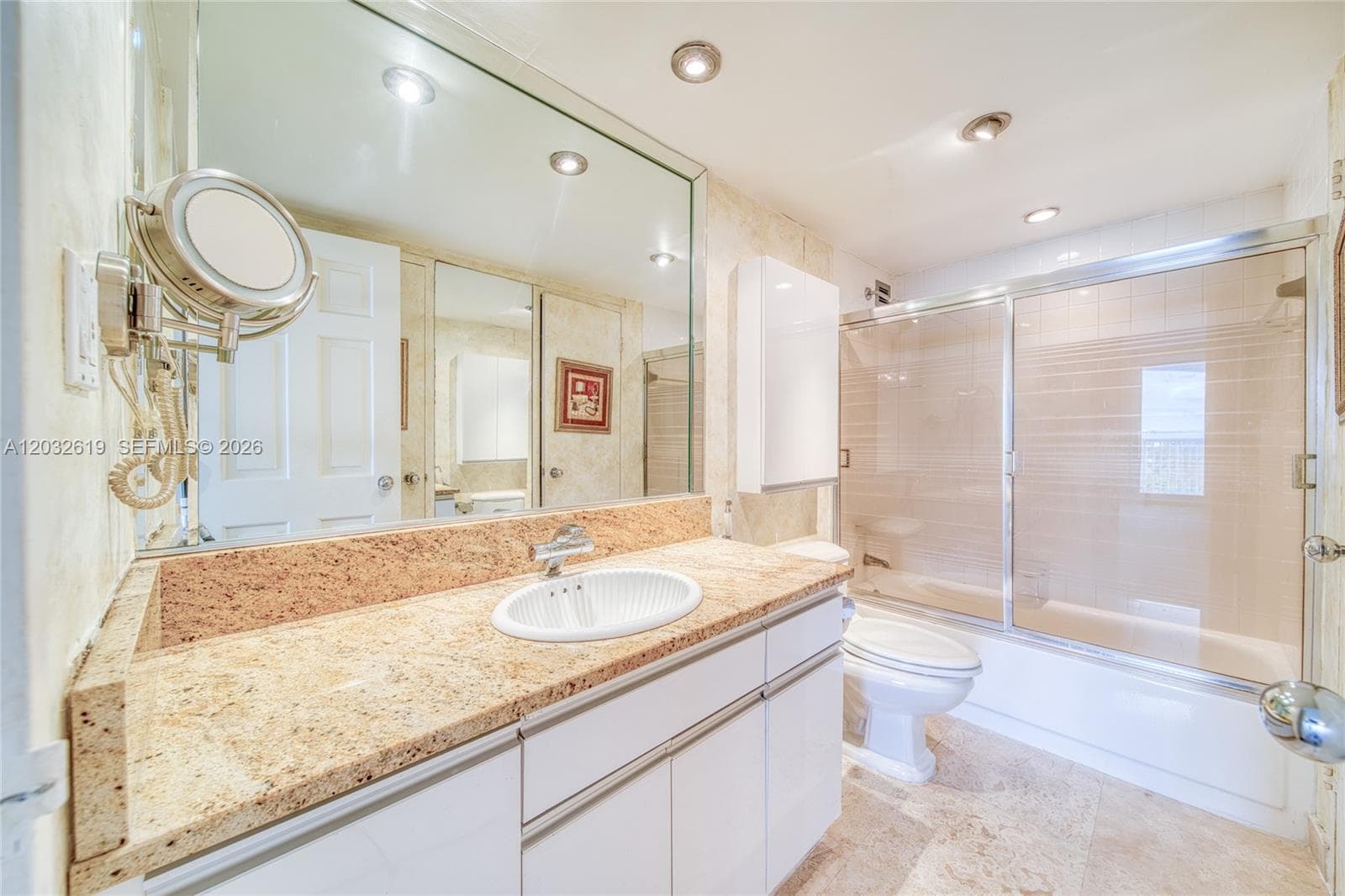 5401 Collins Ave 1135 photo 23