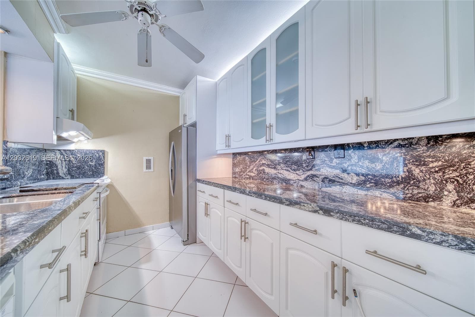 5401 Collins Ave 1135 photo 12