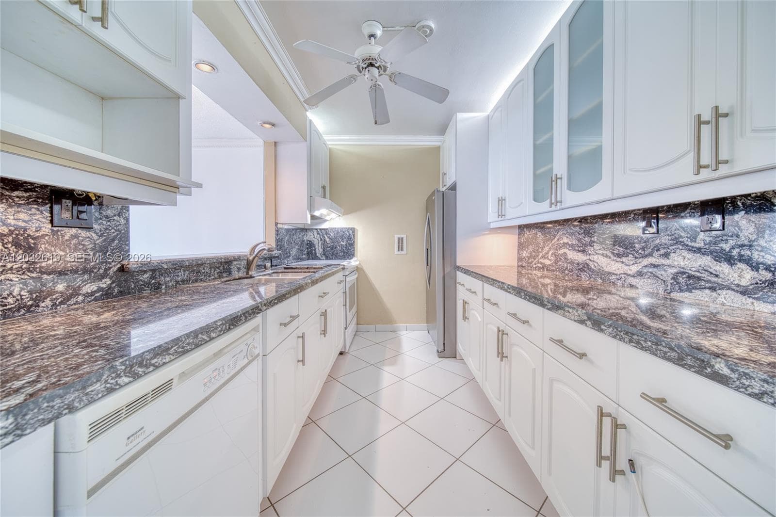 5401 Collins Ave 1135 photo 10