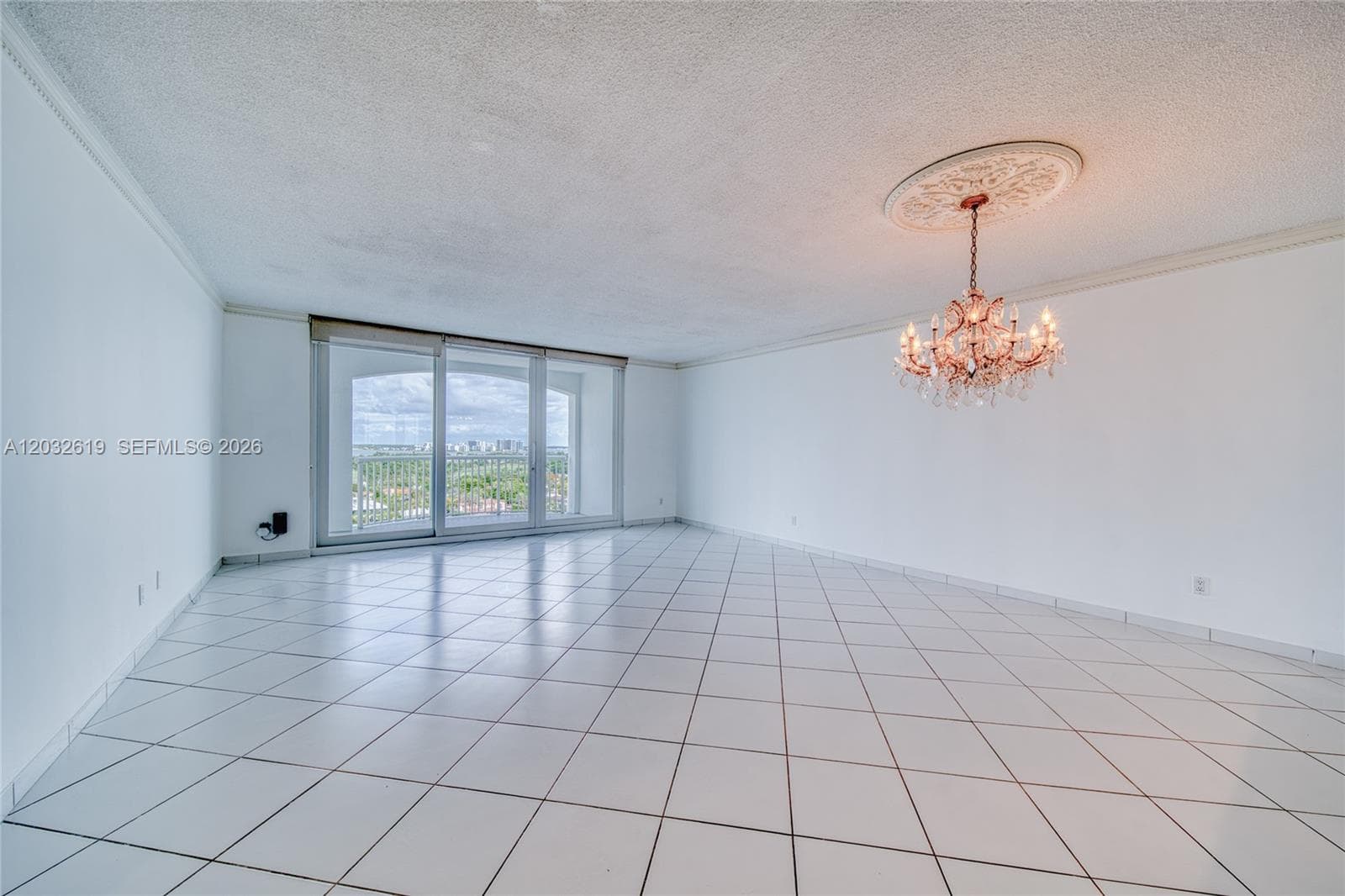 5401 Collins Ave 1135 photo 4