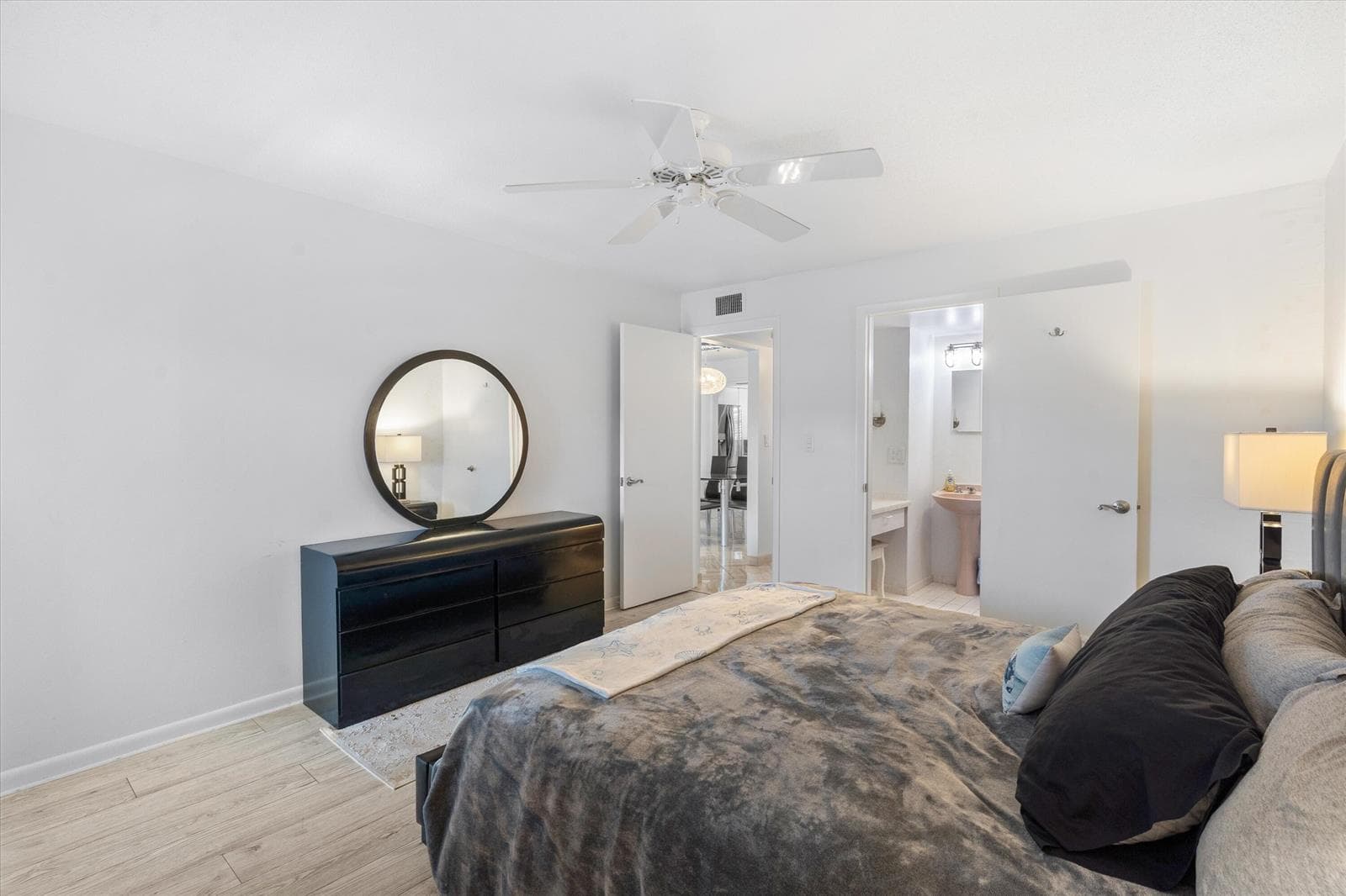 117 Lehane Terrace 210 photo 8