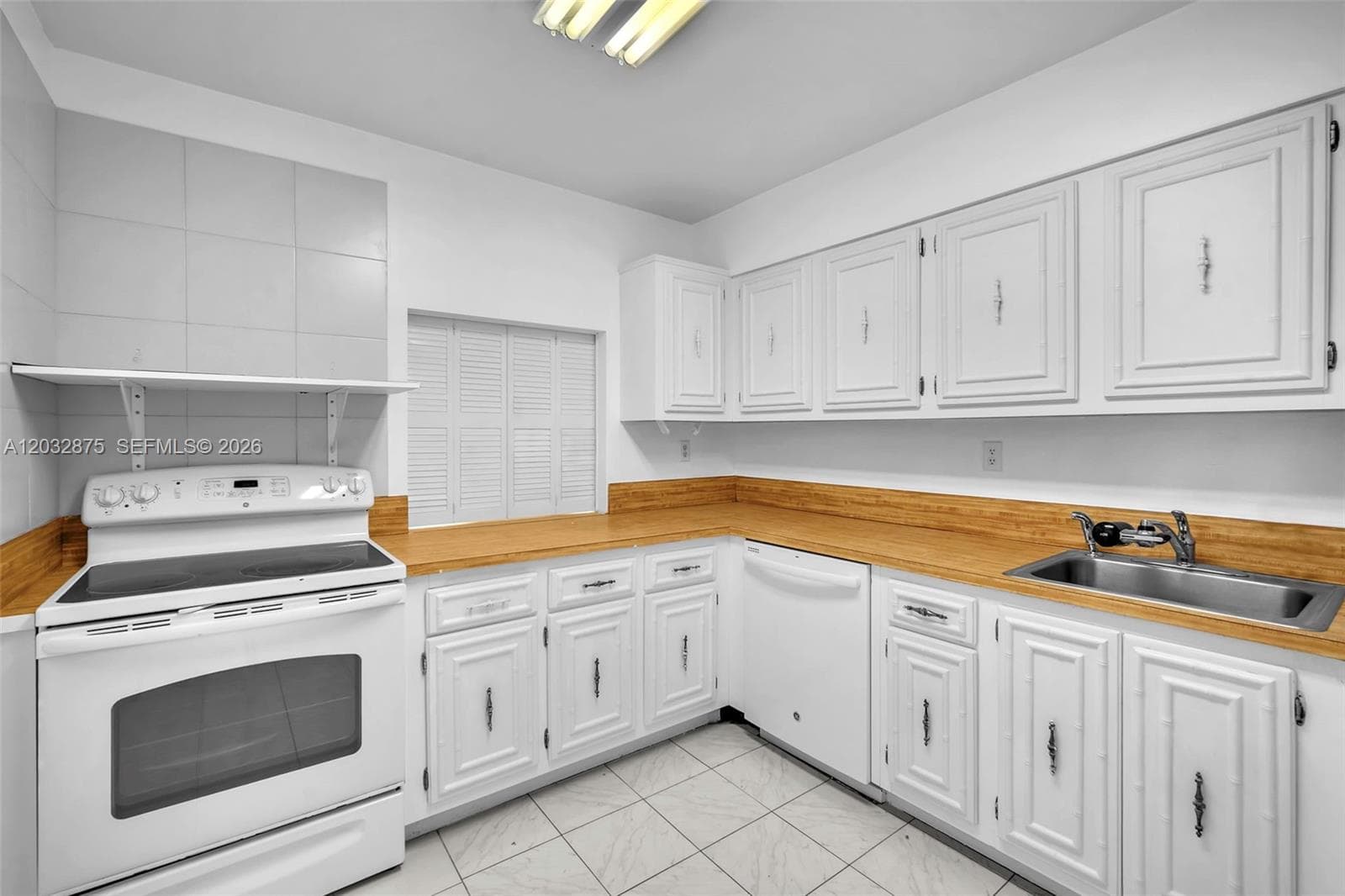 1000 Parkview Dr 229 photo 13
