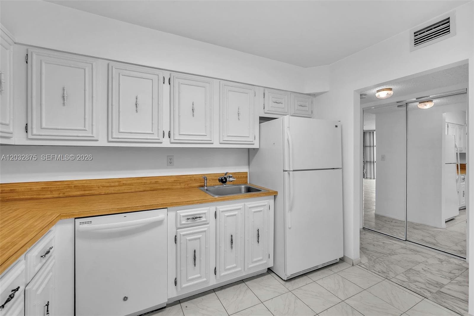 1000 Parkview Dr 229 photo 14