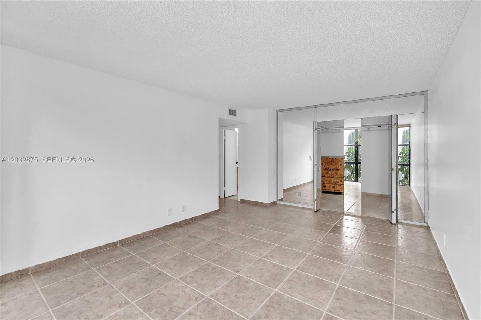 1000 Parkview Dr 229 photo 18