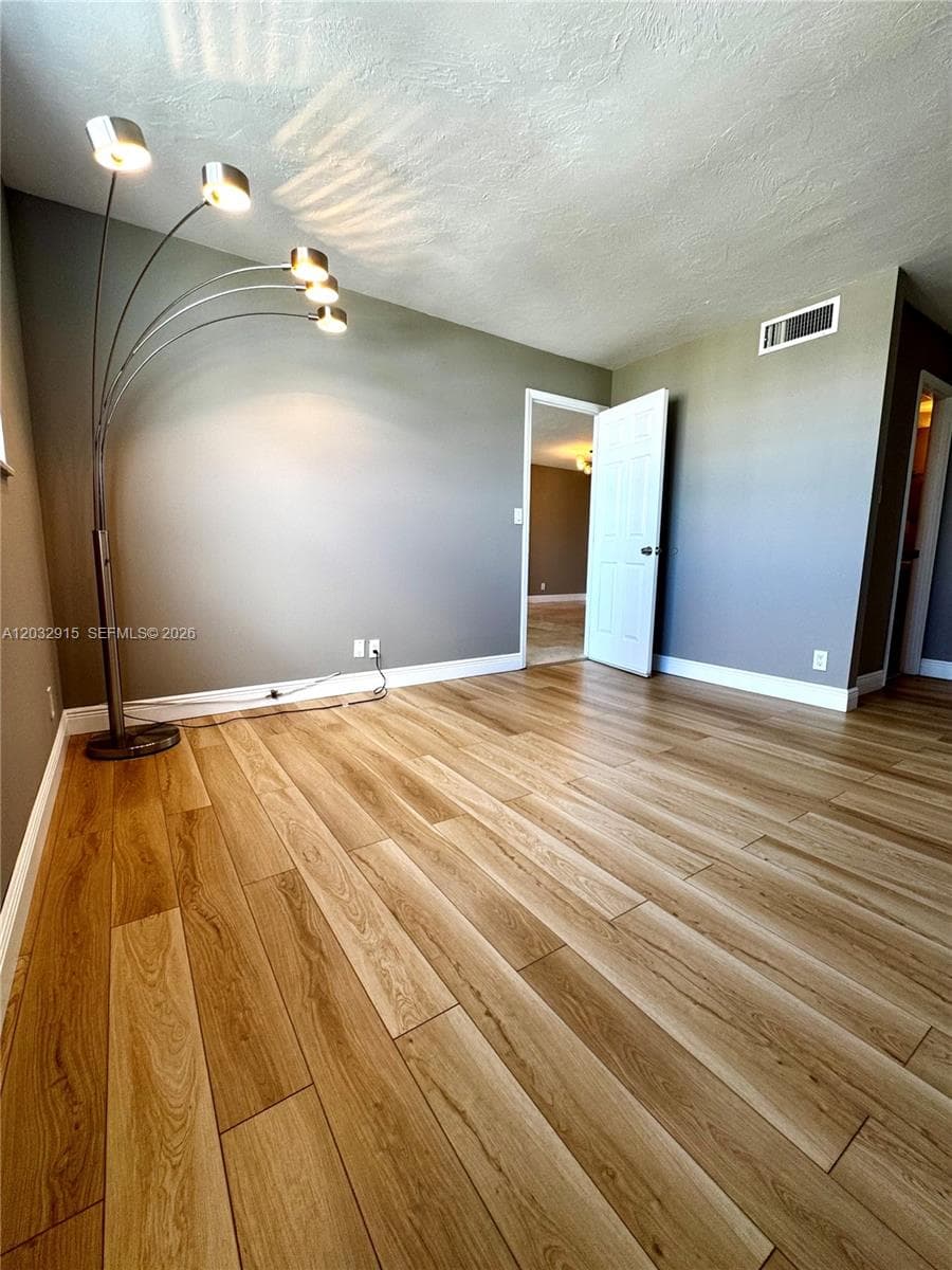3545 NE 166th St 805 photo 10
