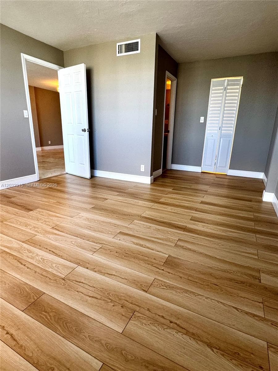 3545 NE 166th St 805 photo 11