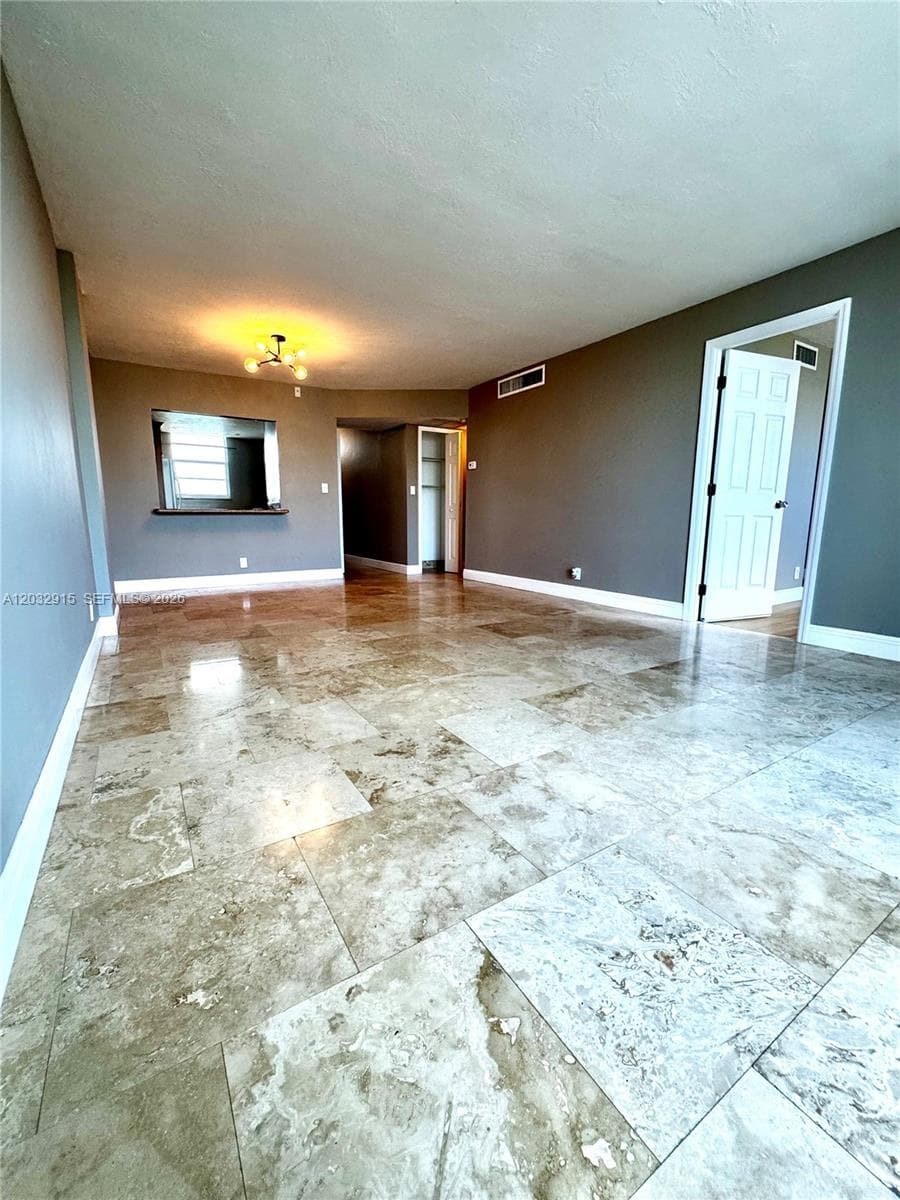 3545 NE 166th St 805 photo 4