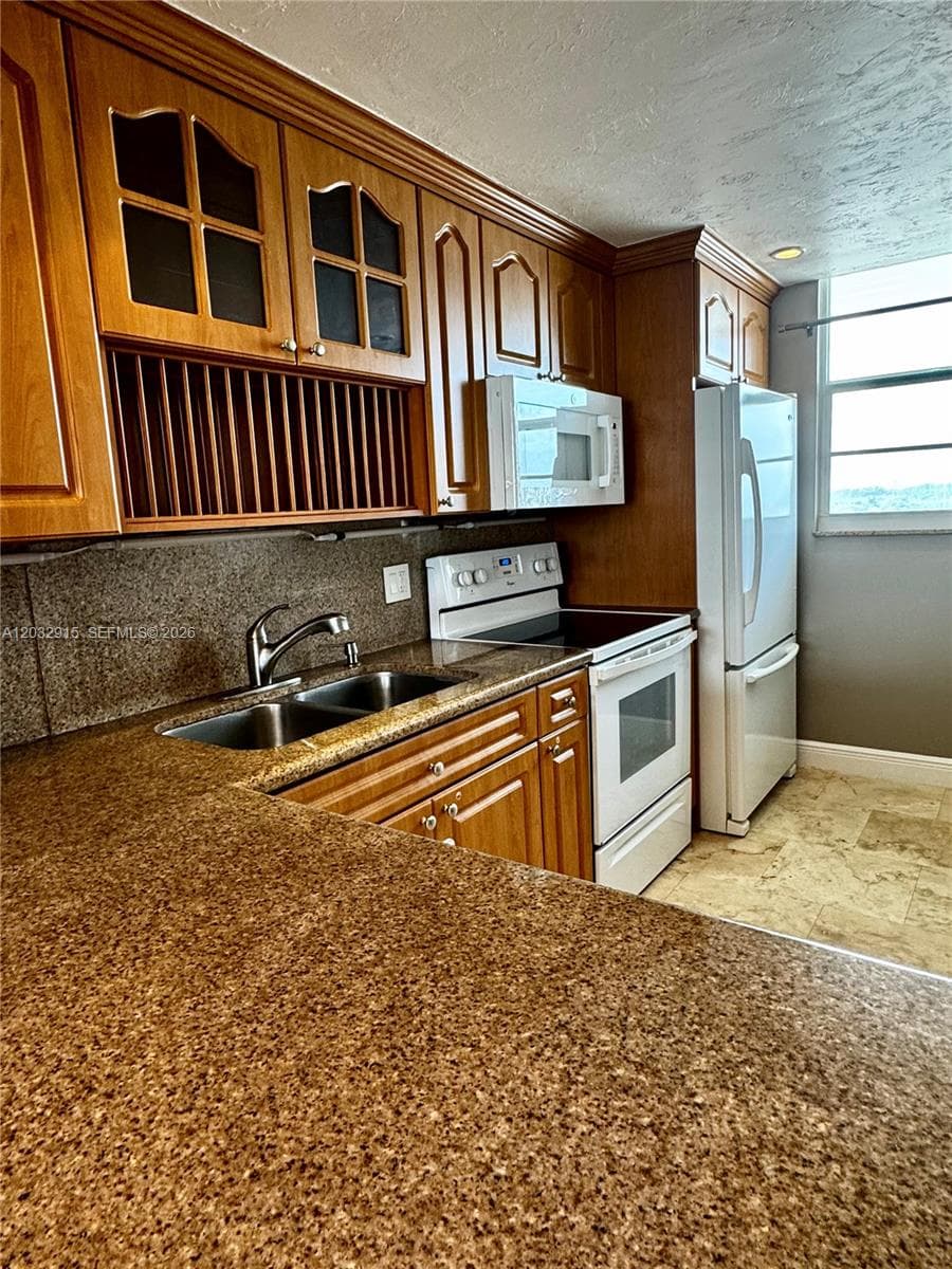 3545 NE 166th St 805 photo 21