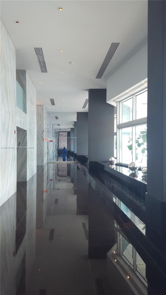 335 S Biscayne Blvd 2106 photo 2
