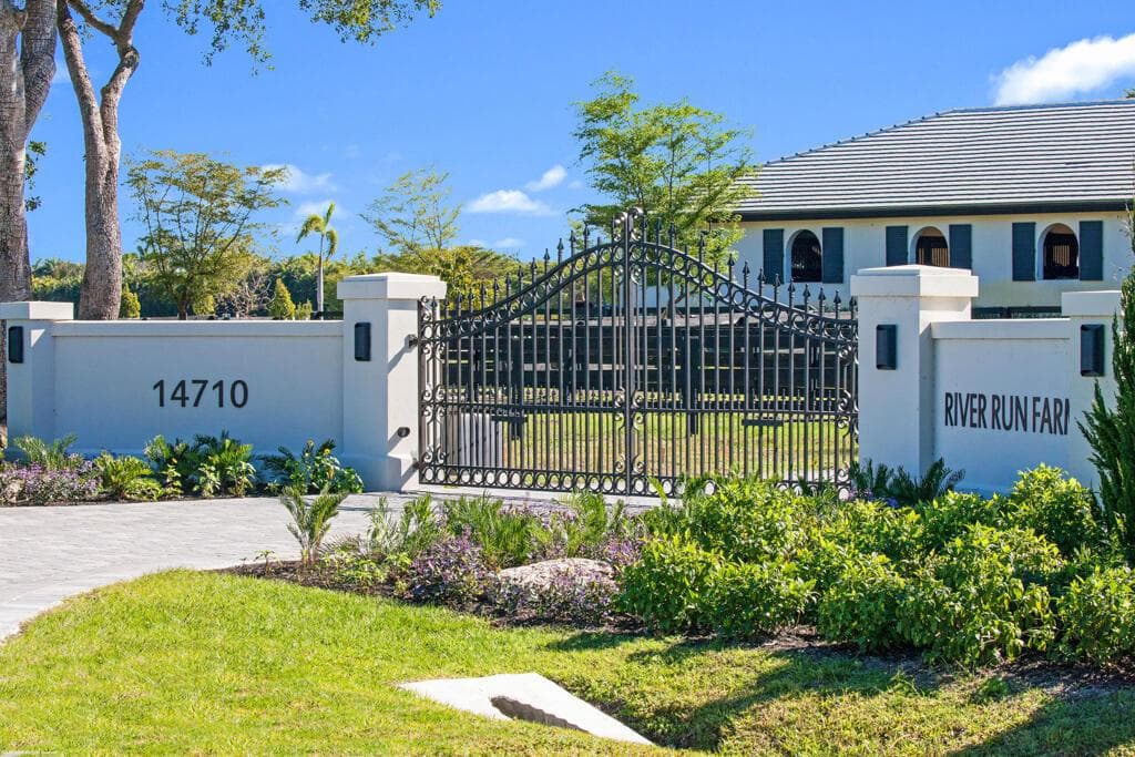 14710 Palm Beach Point Boulevard photo 9