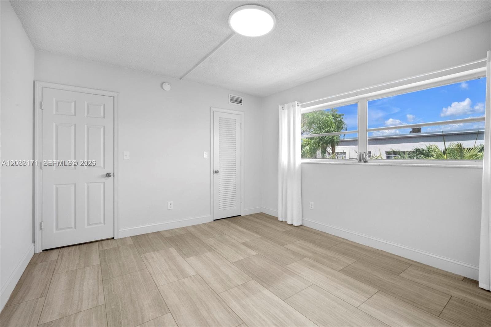 2101 NE 68th St 202 photo 16