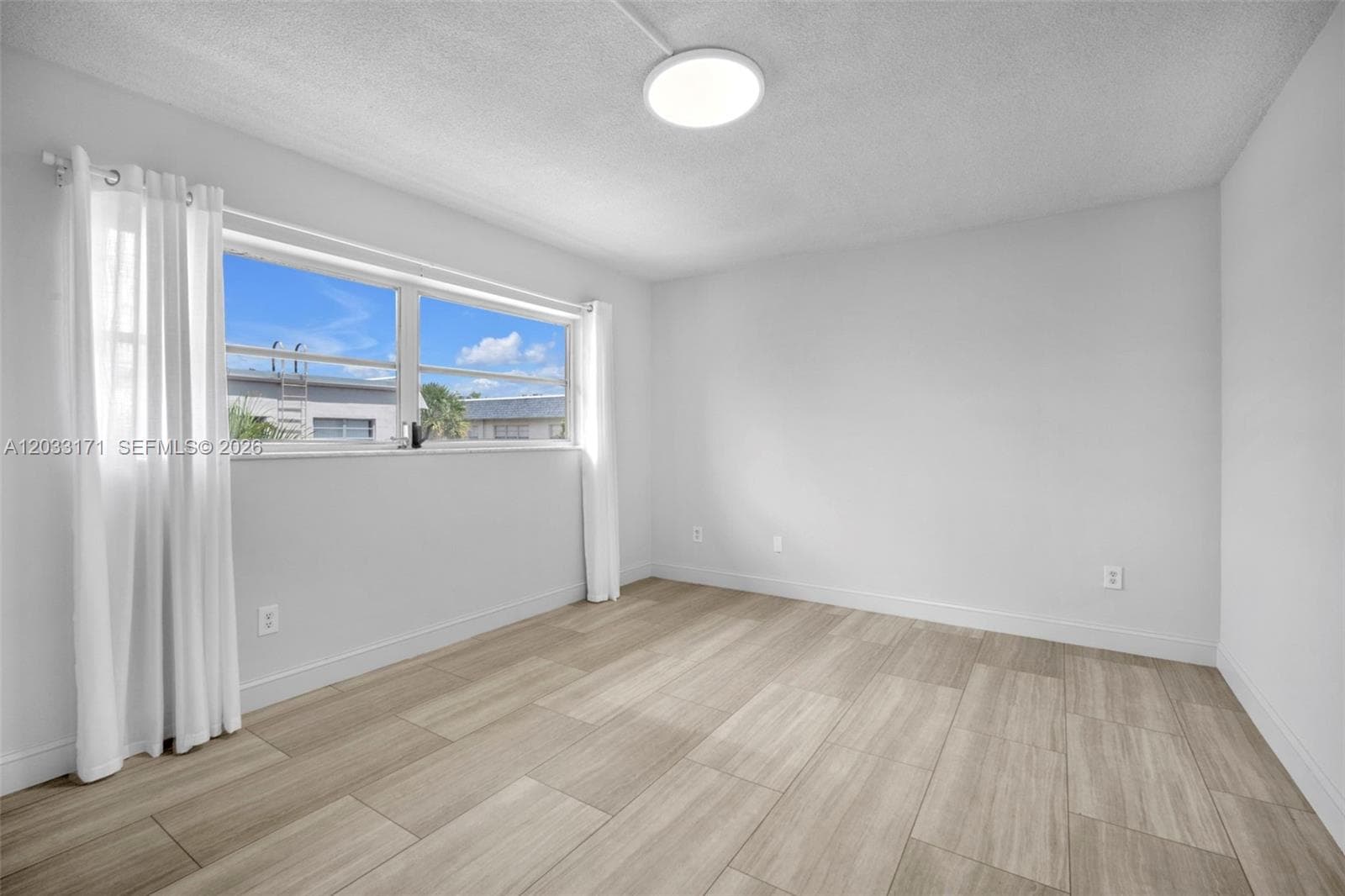 2101 NE 68th St 202 photo 15