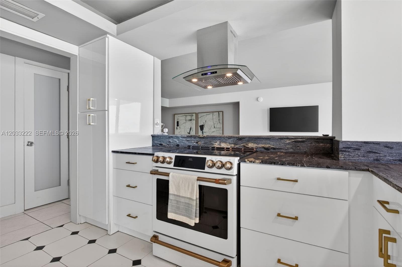 2655 Collins Ave 1512 photo 22