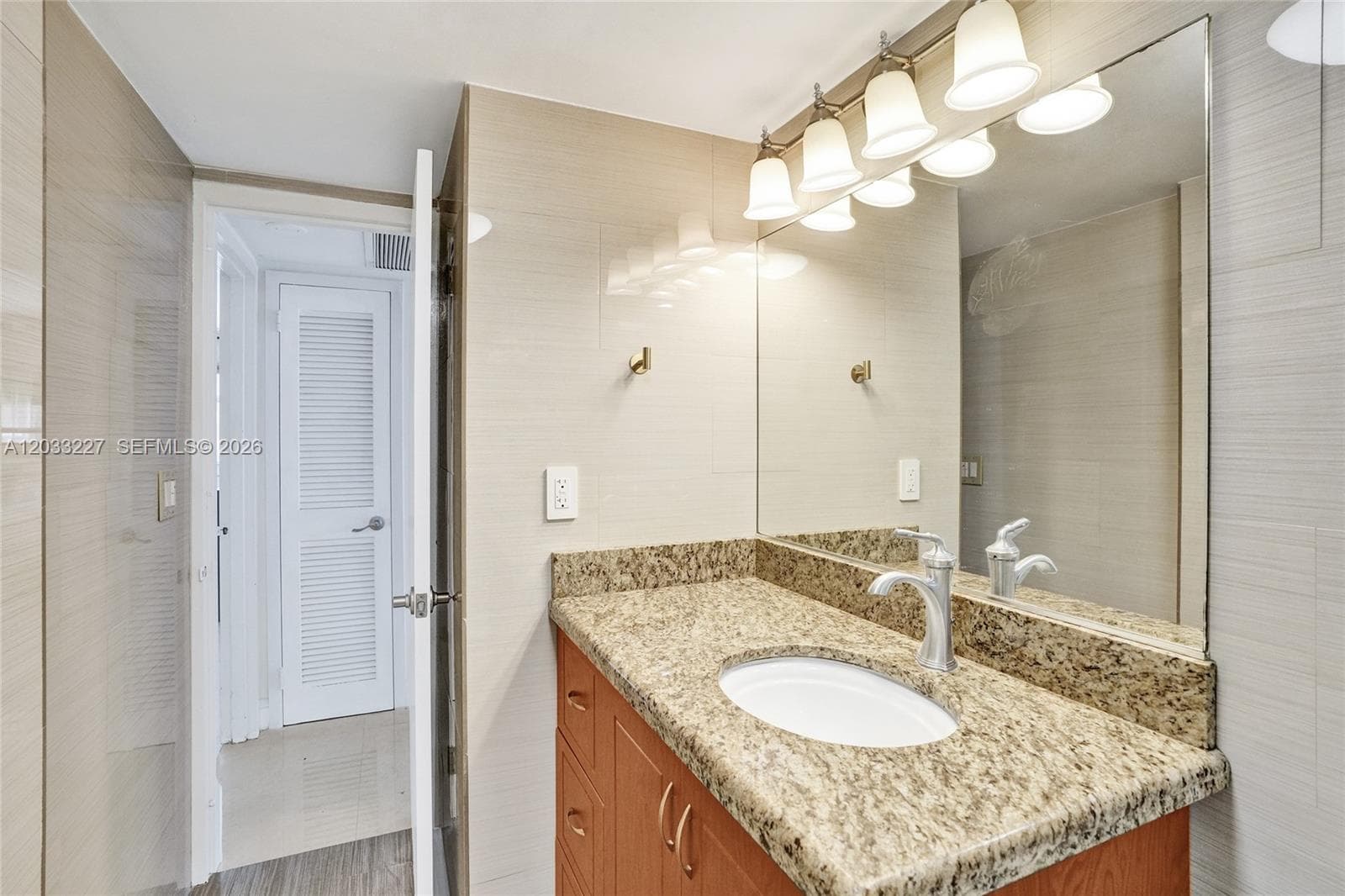 2030 S Ocean Dr 821 photo 15
