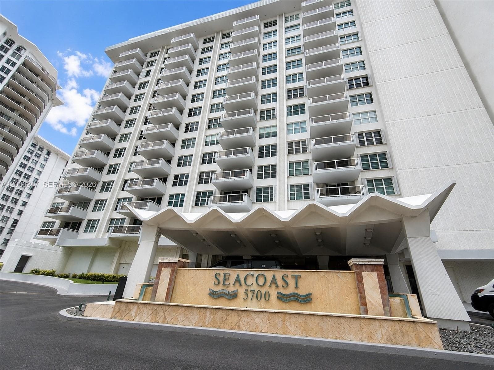 5700 Collins Ave 3A photo 1