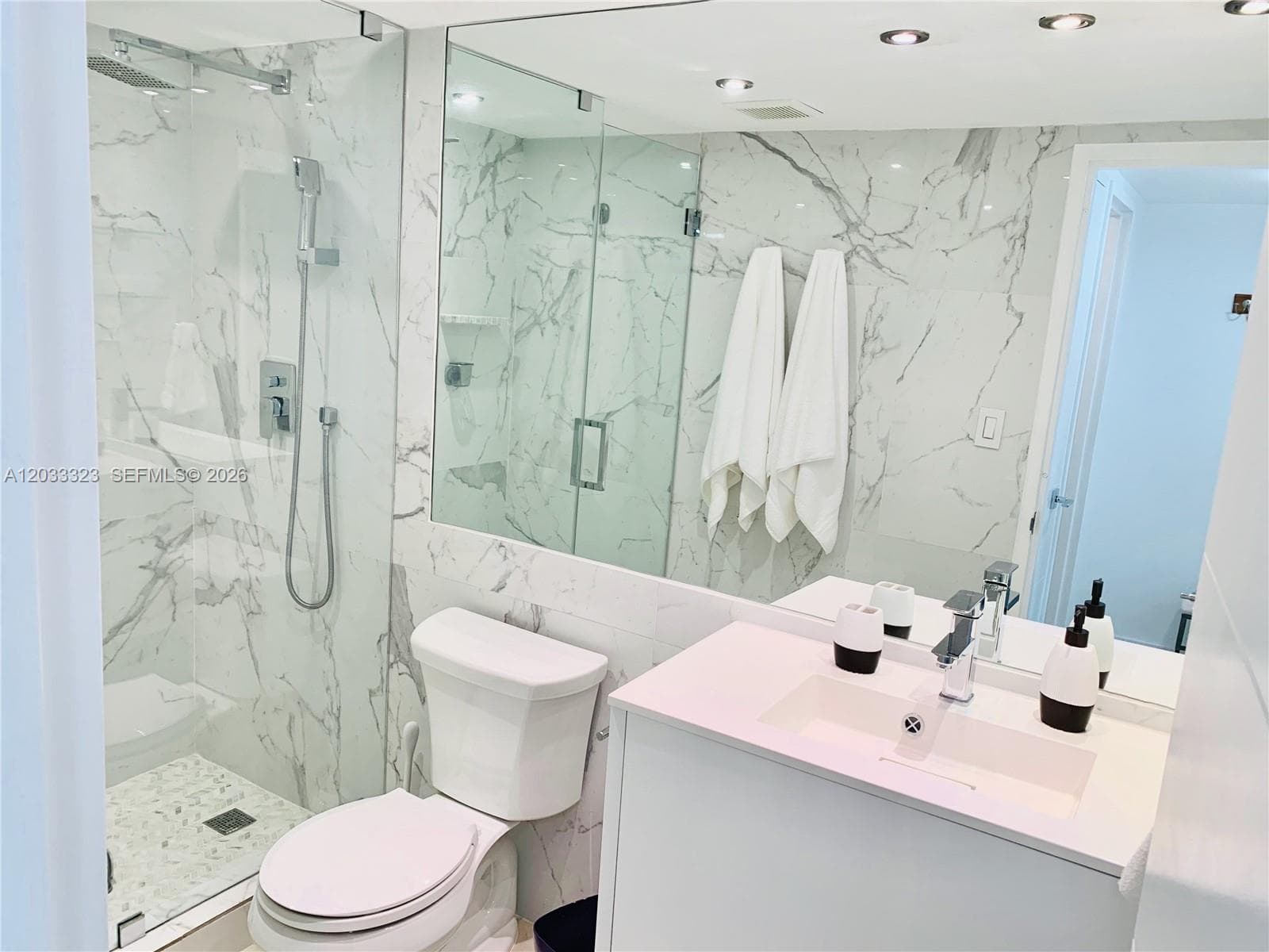 5151 Collins Ave 828 photo 12