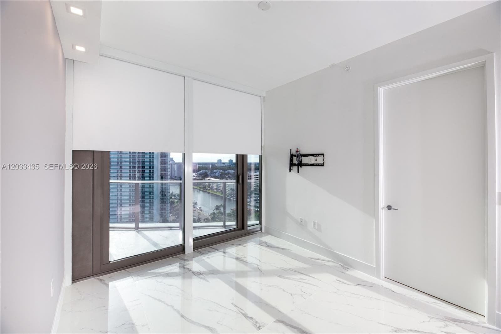 15701 Collins Ave 1403 photo 25
